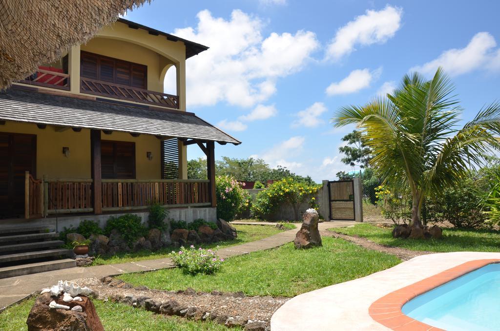 La Maison Soleil Belle Mare Exterior photo